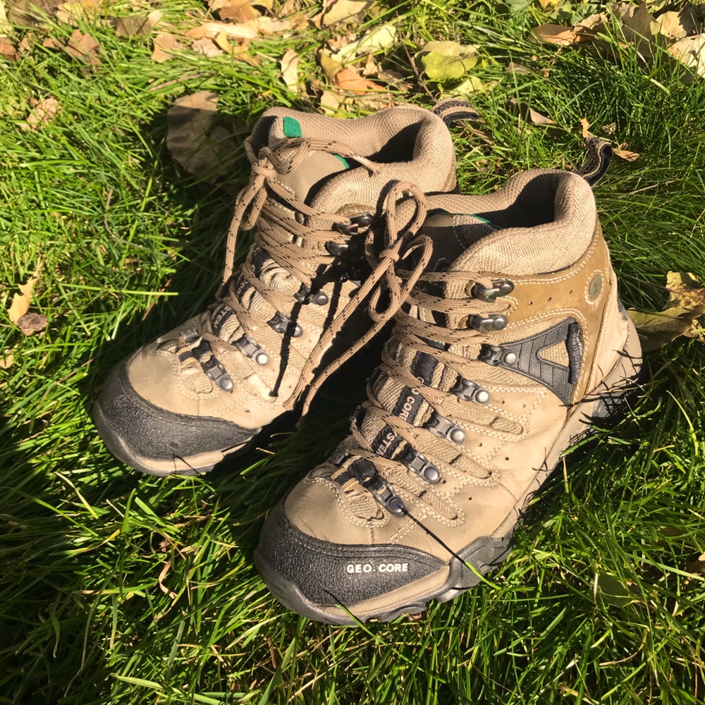 Unisex Bass hiking boots 🥾 (Men's size)